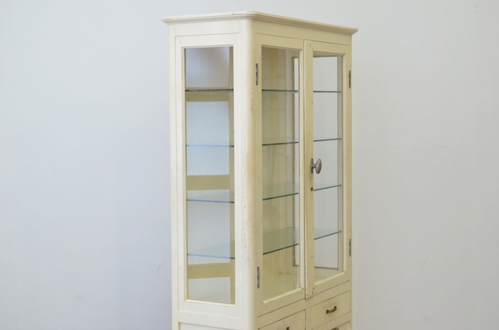 アンティーク家具　ペンキの剥げたアンティークケビント2(ガラスケース)