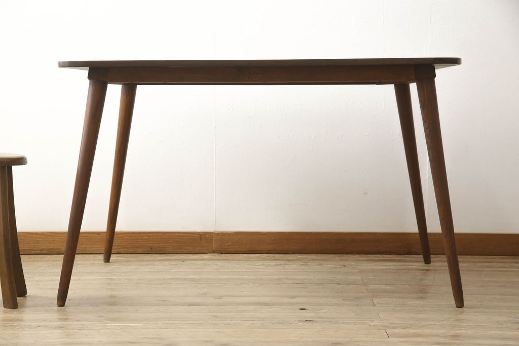 和製ヴィンテージ　脚ニレ材・脚先真鍮　シンプルなデザインが取り入れやすいダイニングテーブル(コーヒーテーブル、カフェテーブル、ビンテージ)(R-048840)