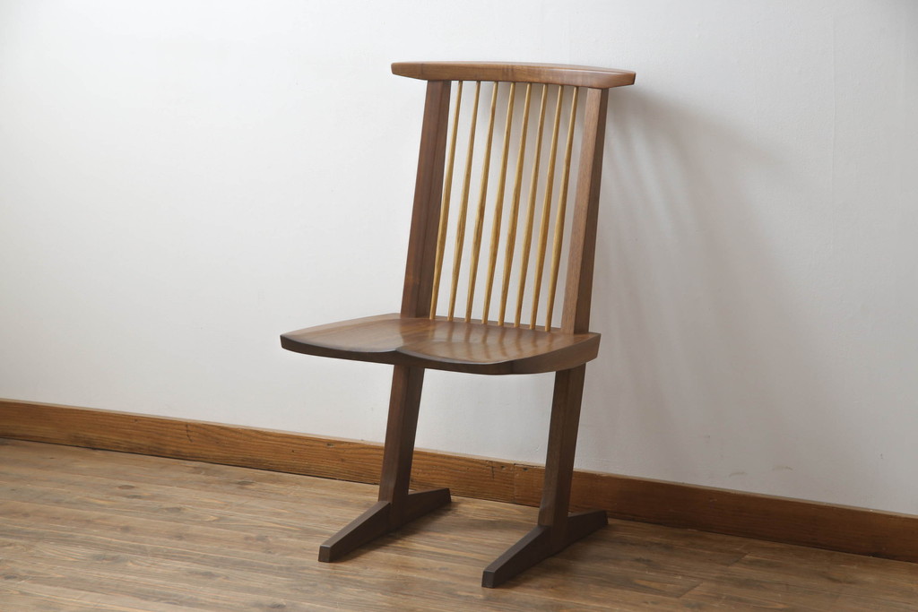 中古　ジョージナカシマ　桜製作所　コノイドチェア(CONOID CHAIR)　CN101　スタイリッシュな佇まいのサイドチェア(ジョージ・ナカシマ、板座チェア、ダイニングチェア、椅子、イス)(R-068144)