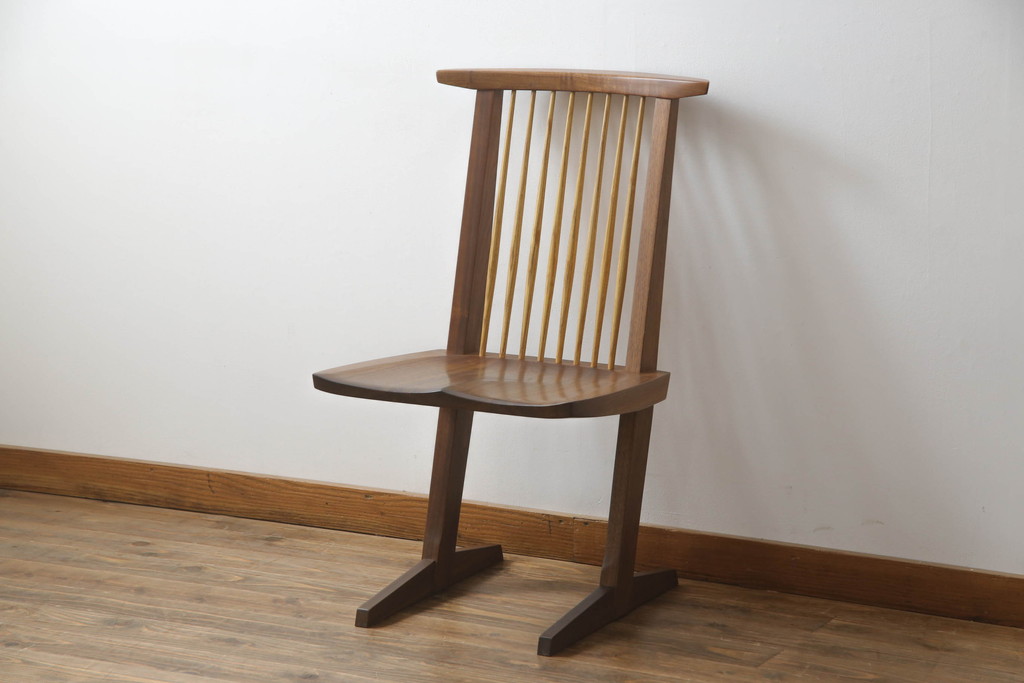 中古　ジョージナカシマ　桜製作所　コノイドチェア(CONOID CHAIR)　CN101　スタイリッシュな佇まいのサイドチェア(板座チェア、ダイニングチェア、椅子、イス)(R-068144)