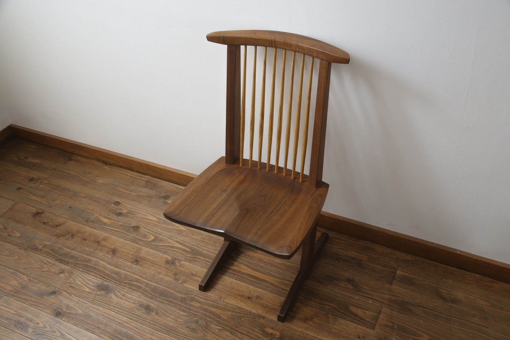 中古　ジョージナカシマ　桜製作所　コノイドチェア(CONOID CHAIR)　CN101　スタイリッシュな佇まいのサイドチェア(板座チェア、ダイニングチェア、椅子、イス)(R-068144)