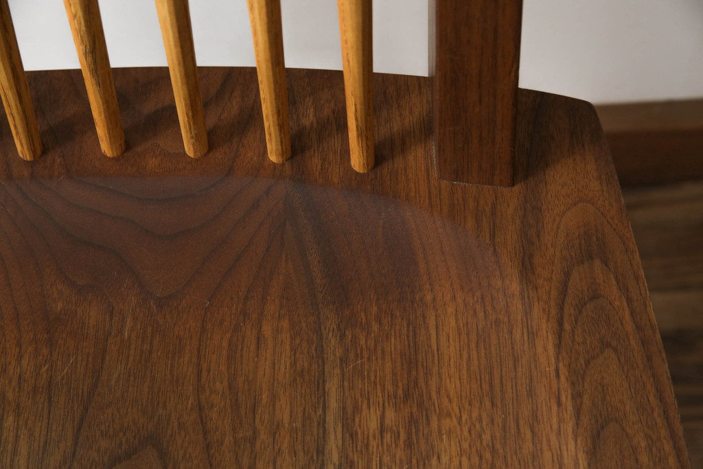 中古　ジョージナカシマ　桜製作所　コノイドチェア(CONOID CHAIR)　CN101　スタイリッシュな佇まいのサイドチェア(ジョージ・ナカシマ、板座チェア、ダイニングチェア、椅子、イス)(R-068144)