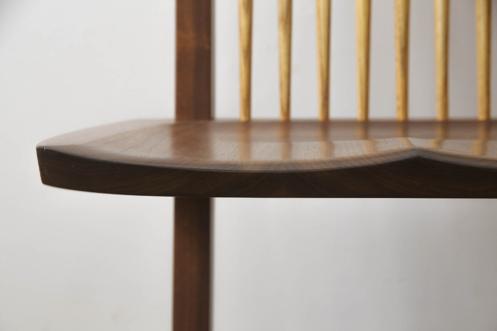 中古　ジョージナカシマ　桜製作所　コノイドチェア(CONOID CHAIR)　CN101　スタイリッシュな佇まいのサイドチェア(ジョージ・ナカシマ、板座チェア、ダイニングチェア、椅子、イス)(R-068144)