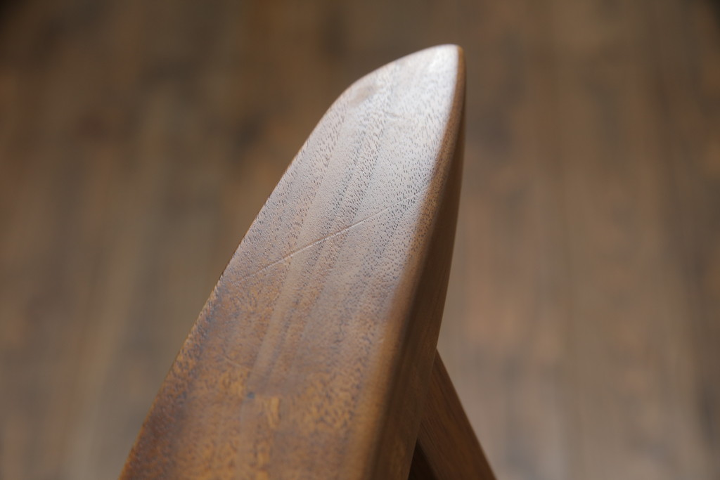 中古　ジョージナカシマ　桜製作所　コノイドチェア(CONOID CHAIR)　CN101　スタイリッシュな佇まいのサイドチェア(ジョージ・ナカシマ、板座チェア、ダイニングチェア、椅子、イス)(R-068144)