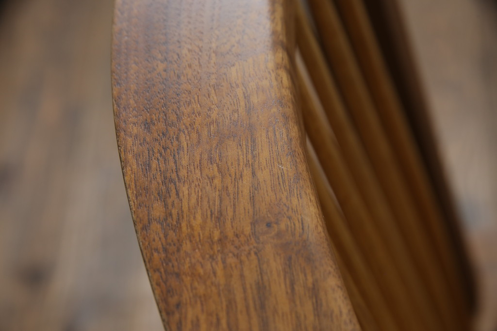 中古　ジョージナカシマ　桜製作所　コノイドチェア(CONOID CHAIR)　CN101　スタイリッシュな佇まいのサイドチェア(ジョージ・ナカシマ、板座チェア、ダイニングチェア、椅子、イス)(R-068144)