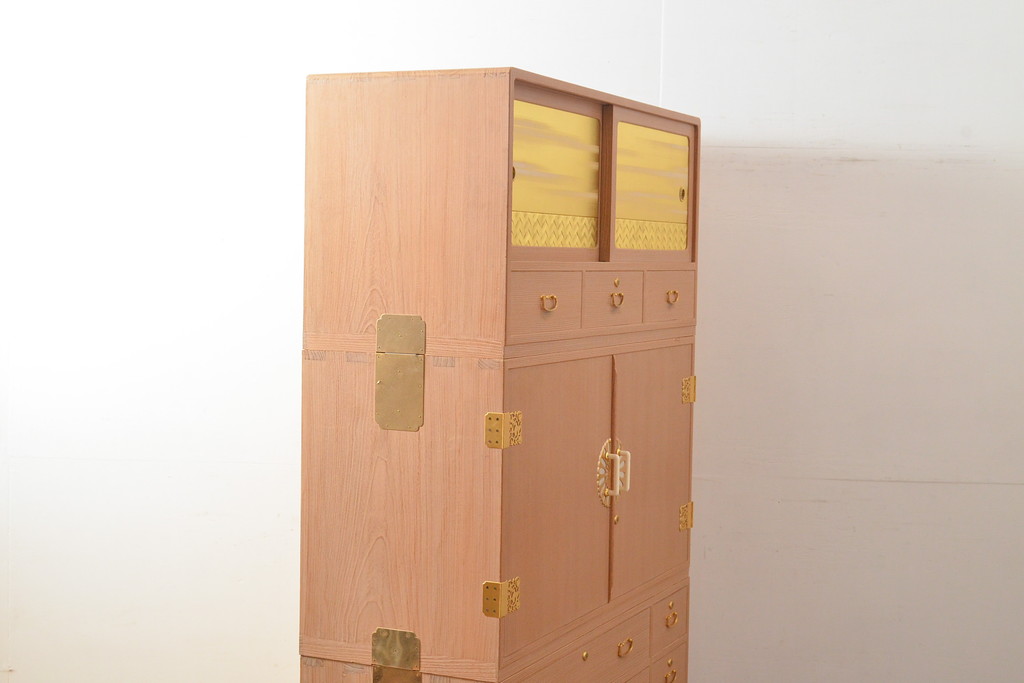 中古　美品　伝統工芸　衣装盆に至るまで凝ったつくりが魅力的な高級品!名古屋総桐箪笥(並厚、四方丸)(桐たんす、着物箪笥、衣装タンス、バラ売り可能)(R-055924)