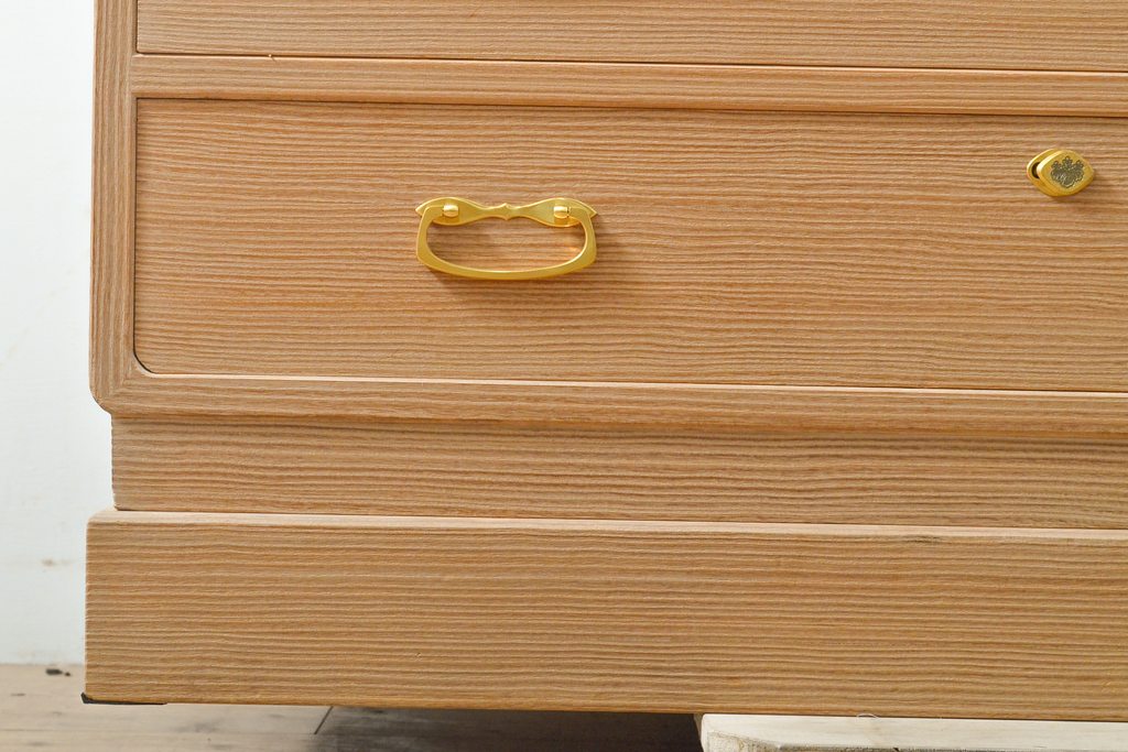 中古　美品　伝統工芸　衣装盆に至るまで凝ったつくりが魅力的な高級品!名古屋総桐箪笥(並厚、四方丸)(桐たんす、着物箪笥、衣装タンス、バラ売り可能)(R-055924)