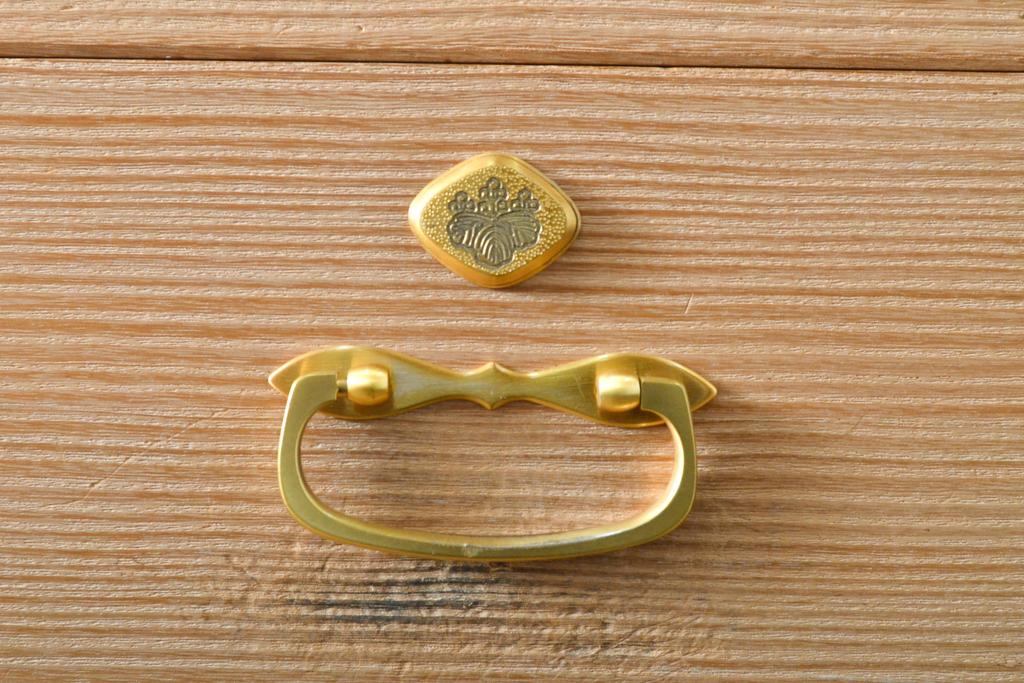 中古　美品　伝統工芸　衣装盆に至るまで凝ったつくりが魅力的な高級品!名古屋総桐箪笥(並厚、四方丸)(桐たんす、着物箪笥、衣装タンス、バラ売り可能)(R-055924)