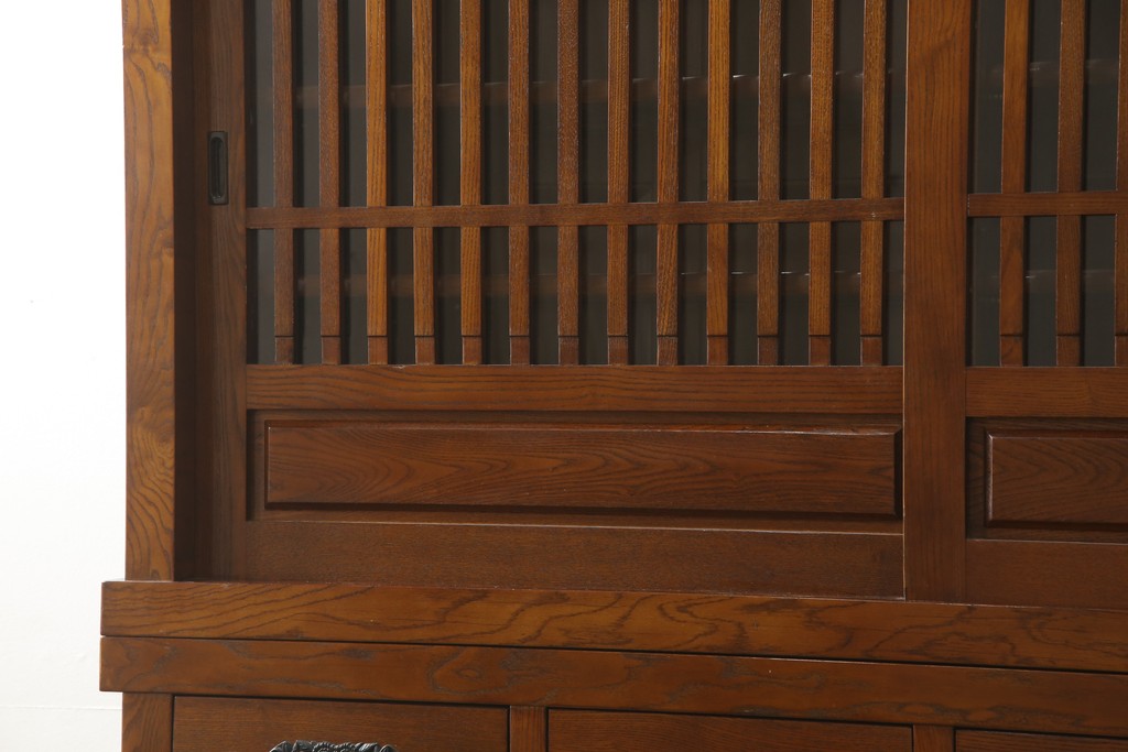 中古　美品　総欅(ケヤキ)材　和モダンな雰囲気を醸し出す二段重ね水屋箪笥(キャビネット、食器棚、戸棚、収納棚、重ね戸棚)(R-059968)