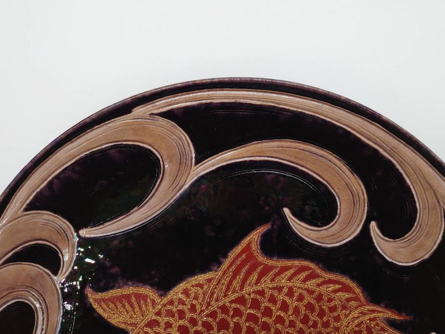 秋塘陶園　中村翠恒　鯉之図　1.1尺皿　約34cm　大胆に描かれた豪華な絵付けが目を惹く額皿(大皿、和皿、飾り皿、飾皿、和食器、一尺一寸、共箱付き)(R-073192)