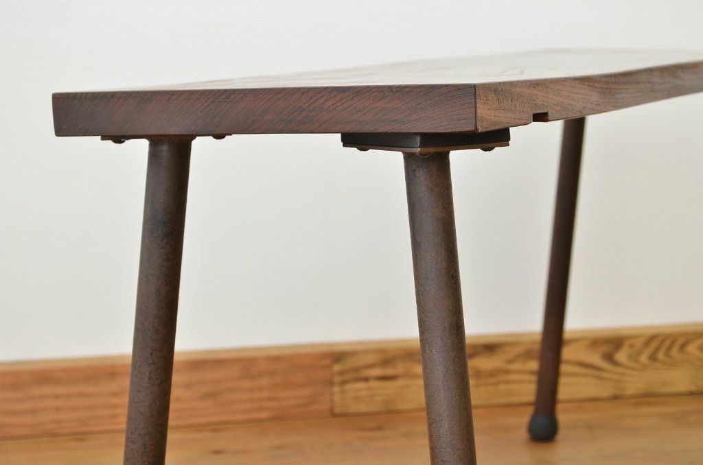 アンティーク家具　古い木の一枚板の鉄脚ベンチ(アイアン、長イス、長椅子)