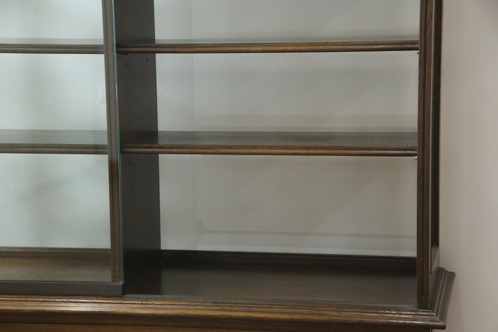 中古　特注品!!　永田良介商店　洗練された佇まいが魅力的な脚付きガラスケース(Gケース、ショーケース、ディスプレイケース、コレクションケース、飾り棚、陳列棚、店舗什器)(R-075984)
