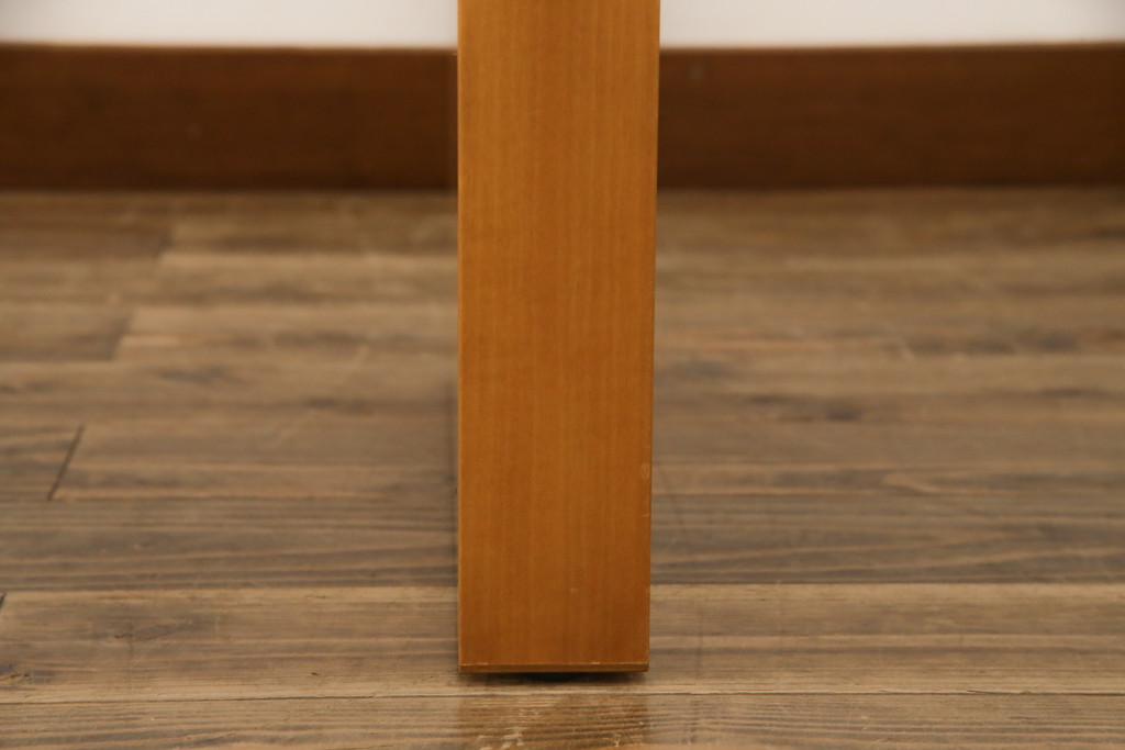 中古　美品　arflex(アルフレックス)　TAVOLO VOLO(タボロ・ボーロ)　スタイリッシュな佇まいが目を引くダイニングテーブル(作業台、食卓、ワークデスク)(R-068066)