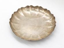 アメリカ　TIFFANY&CO.MAKERS(ティファニー メイカーズ)　STERLINGSILVER(スターリングシルバー) 25323　総重量 約497g　柔らかな縁の曲線がエレガントなプレート(変形皿、フリル、レース、中皿、深皿、菓子器、銀製品)(R-079111)