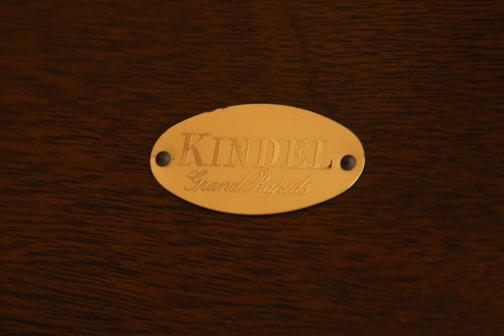 中古　最高級　アメリカ　KINDEL(キンデル)　マホガニー材　脚先まで凝ったつくりが目を引くエクステンションテーブル(定価約240万円)(ダイニングテーブル、4人掛け、6人掛け)(R-059571)