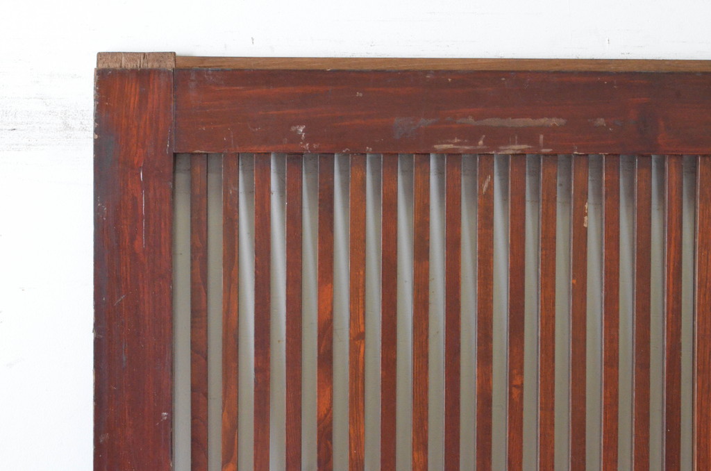 アンティーク建具　上質な和の空間を高める漆塗りのシンプルな格子蔵戸1枚(格子戸、玄関戸、引き戸)(R-065023)