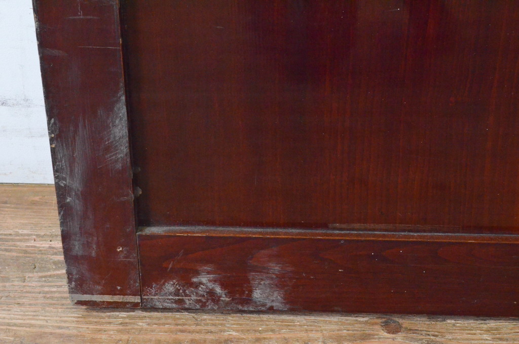 アンティーク建具　上質な和の空間を高める漆塗りのシンプルな格子蔵戸1枚(格子戸、玄関戸、引き戸)(R-065023)