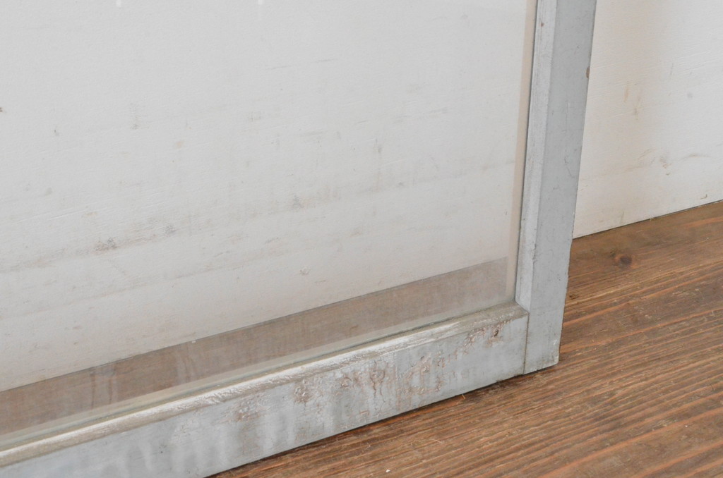アンティーク建具　ペイント仕上げ限定　シンプルなデザインでどんなお部屋にも取り入れやすいガラス窓2枚セット(ガラス戸、引き戸)(R-065026)