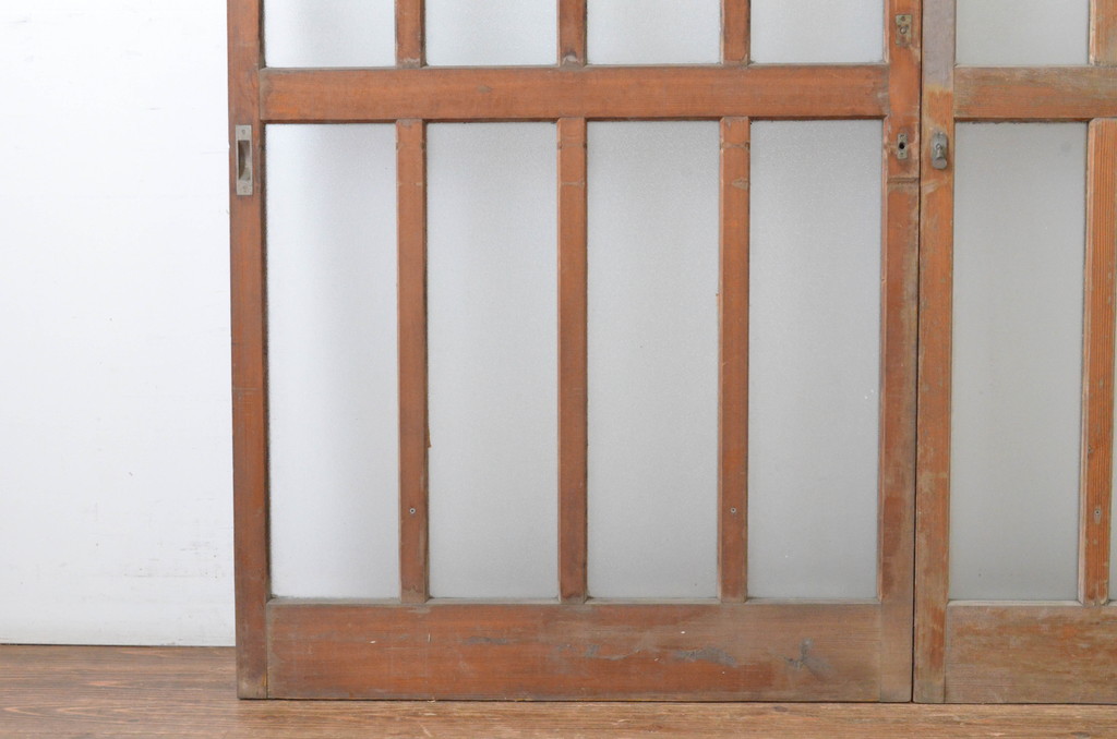 アンティーク建具　レトロな雰囲気づくりにおすすめのシンプルな玄関戸2枚セット(ガラス戸、引き戸)(R-065028)