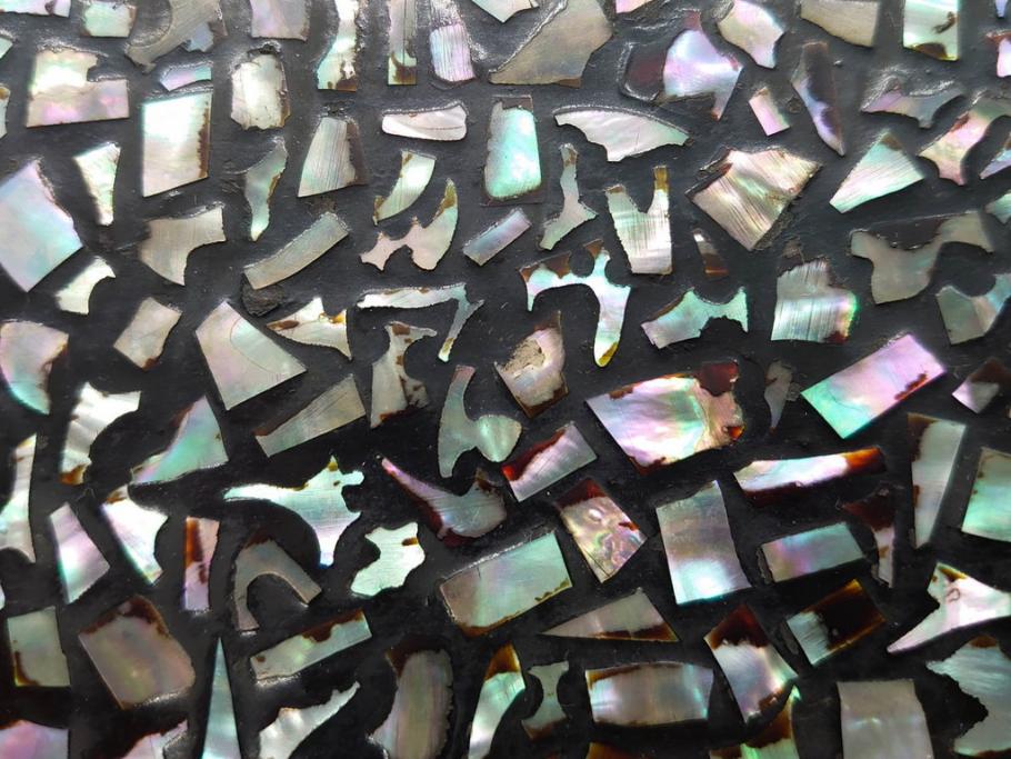 時代物　李朝　朝鮮　中国　ちりばめられた螺鈿細工が見事な平卓(ラデン、花台、ミニテーブル、飾り台、木製、中国美術)(R-079132)