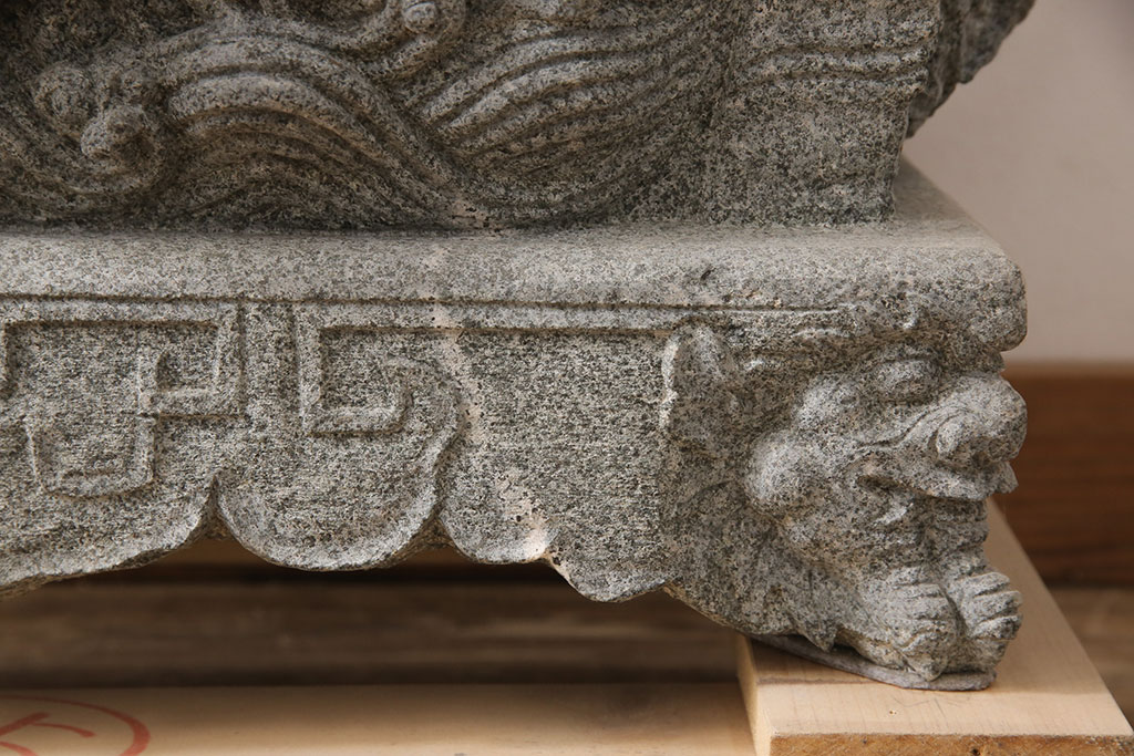 中古　御影石　龍彫刻　水鉢　138kg(つくばい、オブジェ、庭石)(R-054353)