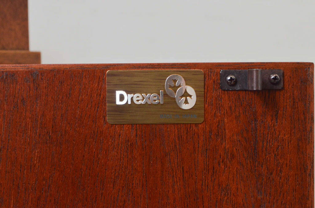 中古　美品!!　DREXEL HERITAGE(ドレクセルヘリテイジ)　FRANCHESCA(フランチェスカ)　クラシカルな佇まいが美しいサイドボード(クレデンザ、クリデンザ、収納棚、戸棚、サイドキャビネット、ホールチェスト)(R-074288)