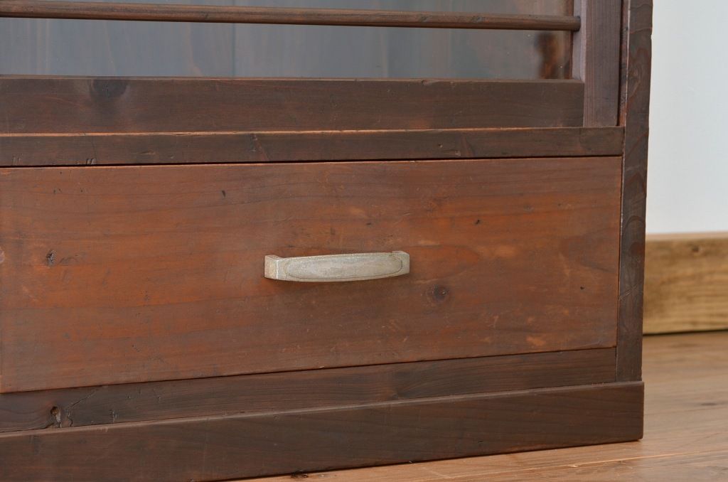 アンティーク家具　古い木のシンプルな引き出し付き収納棚