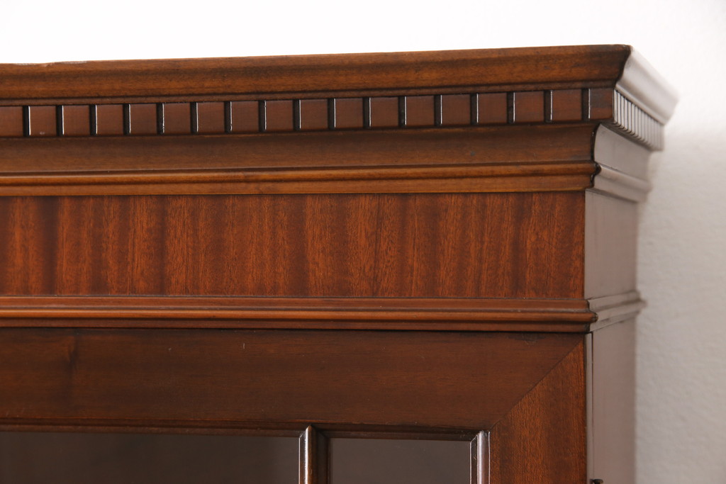 イギリスアンティーク　マホガニー材　高級感のある佇まいが魅力のレザートップのビューローブックケース(本箱、キャビネット、ワークデスク、在宅ワーク、在宅用)(R-051309)