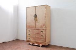 中古　伝統工芸品　金具に上品な花の図柄をあしらった加茂総桐箪笥(胴丸、総桐たんす、着物箪笥、衣装箪笥、和タンス、引き出し、チェスト)(R-078044)
