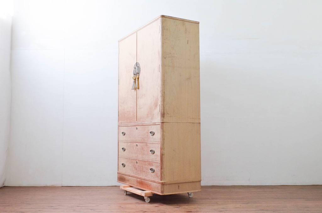 中古　伝統工芸品　金具に上品な花の図柄をあしらった加茂総桐箪笥(胴丸、総桐たんす、着物箪笥、衣装箪笥、和タンス、引き出し、チェスト、バラ売り可能)(R-078044)