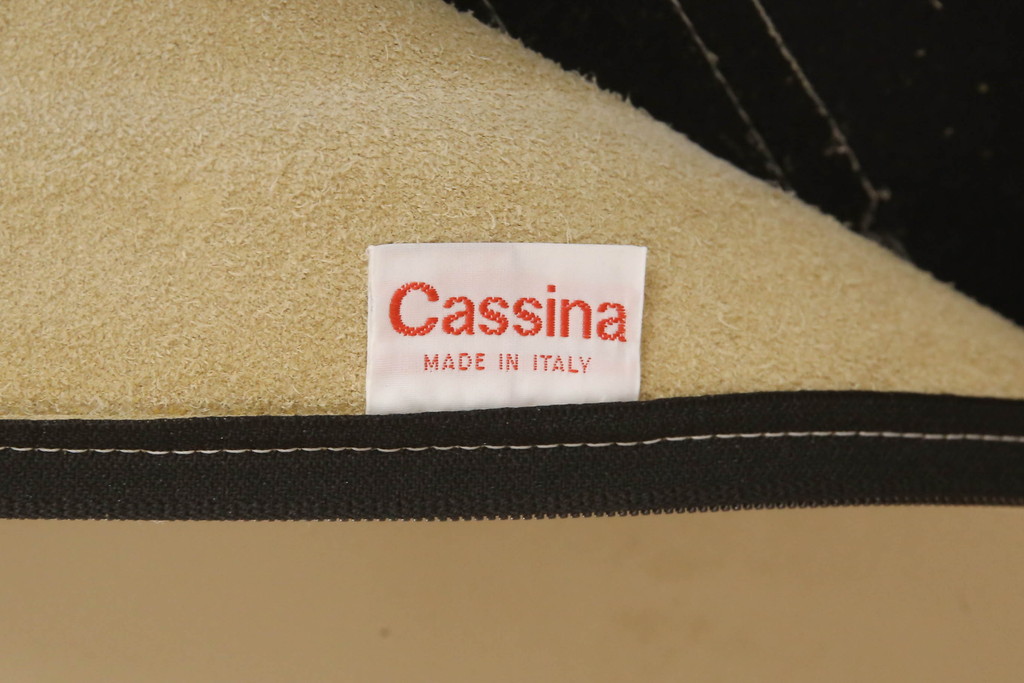 中古　本革(レザー)　Cassina(カッシーナ)　VERANDA(ヴェランダ) 　125VERANDA3　高級感溢れるデザインと機能性が素敵な3Pソファ(三人掛け、ハイバックチェア)(定価約150万円)(R-071358)