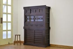 アンティーク家具　古いお家の重厚な四尺水屋箪笥(タンス・アンティーク)