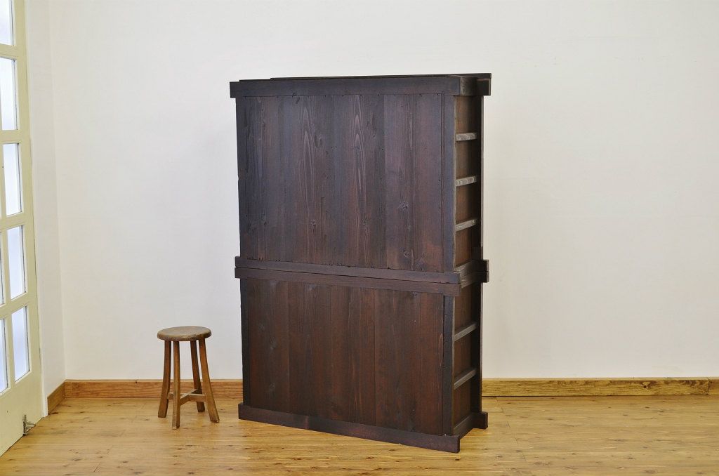 アンティーク家具　古いお家の重厚な四尺水屋箪笥(タンス・アンティーク)
