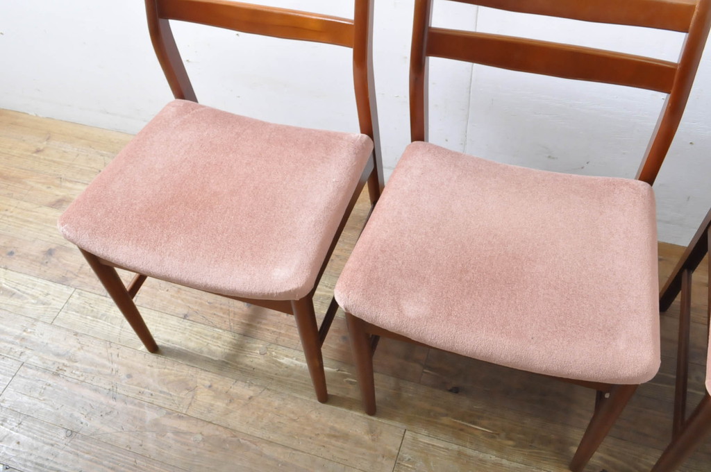 イギリスビンテージ　チーク材　ピンクのファブリックが可愛らしいダイニングチェア4脚セット(椅子、イス、ヴィンテージ、英国)(R-065621)