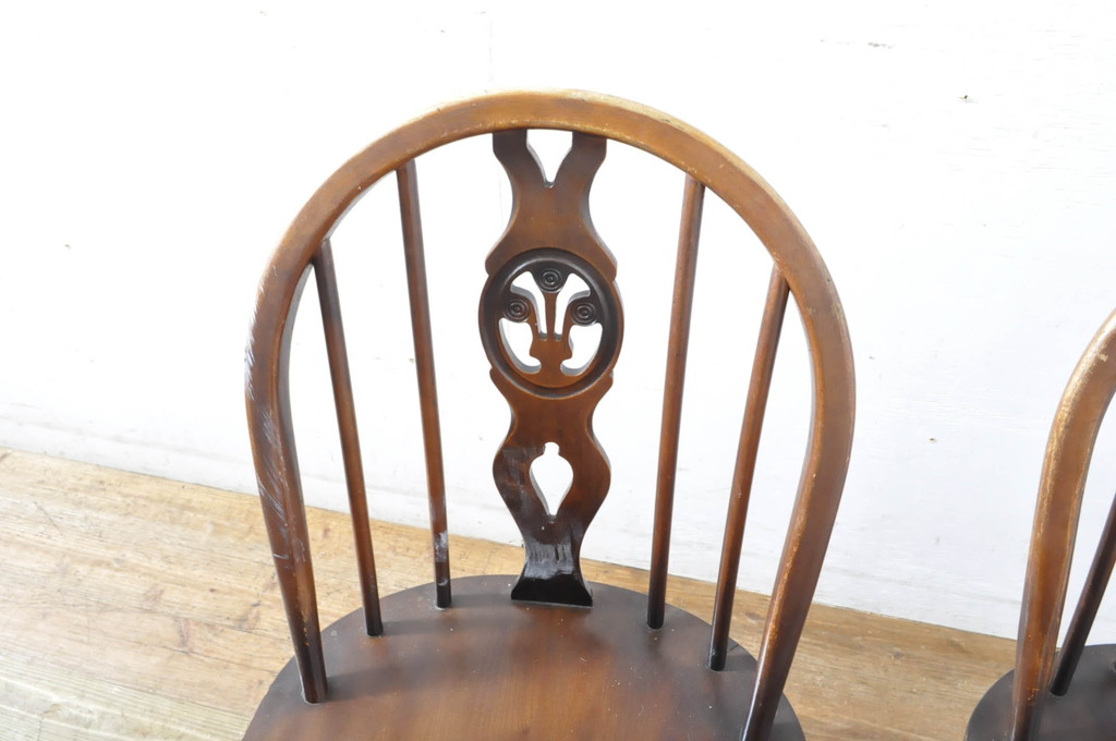 イギリスビンテージ ERCOL(アーコール) アザミの透かし彫りが イギリスビンテージ ERCOL(アーコール) アザミの透かし彫りが