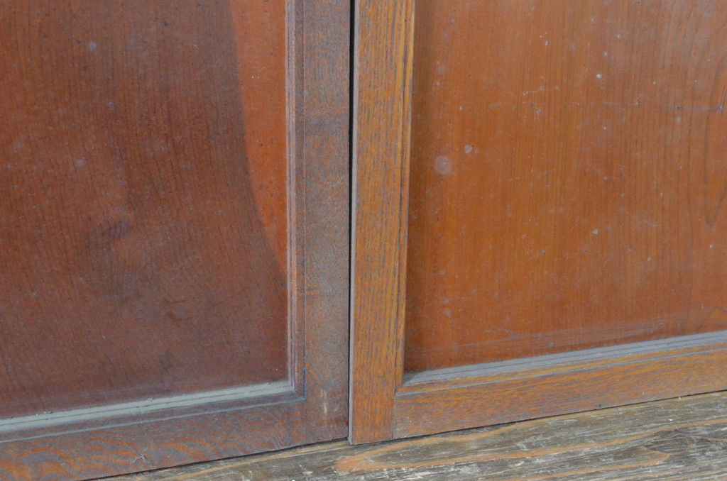 アンティーク建具　タモ材枠　落ち着いた色味が味わい深いシンプルな板戸窓4枚セット(引き戸)(R-065008)