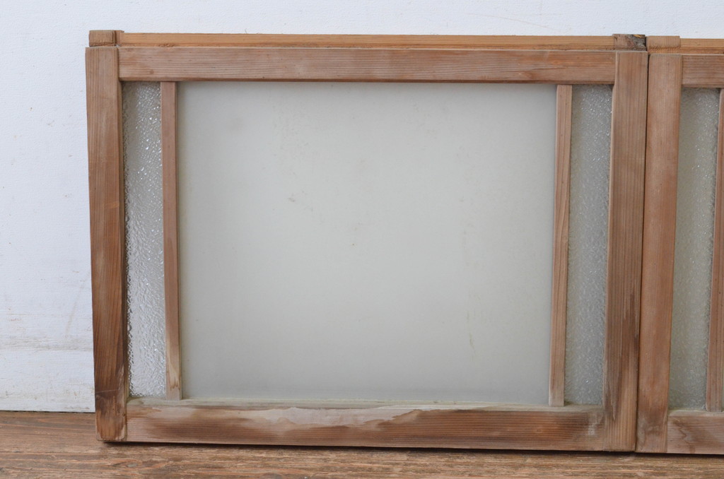 アンティーク建具　レトロな空間を引き立たせる小さな窓2枚セット(引き戸、ガラス戸)(R-065009)