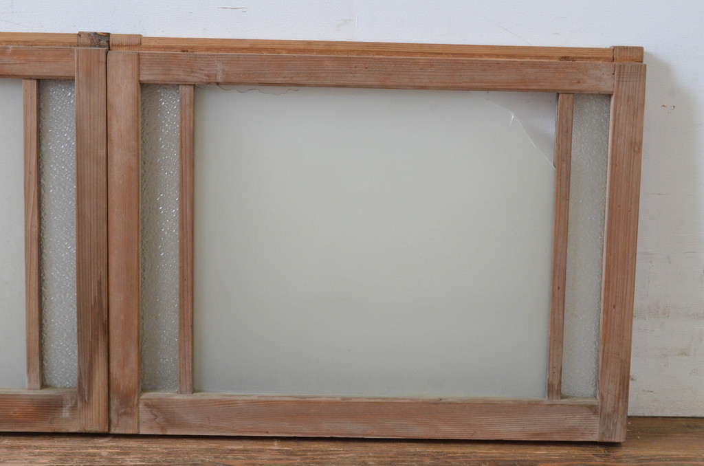 アンティーク建具　レトロな空間を引き立たせる小さな窓2枚セット(引き戸、ガラス戸)(R-065009)