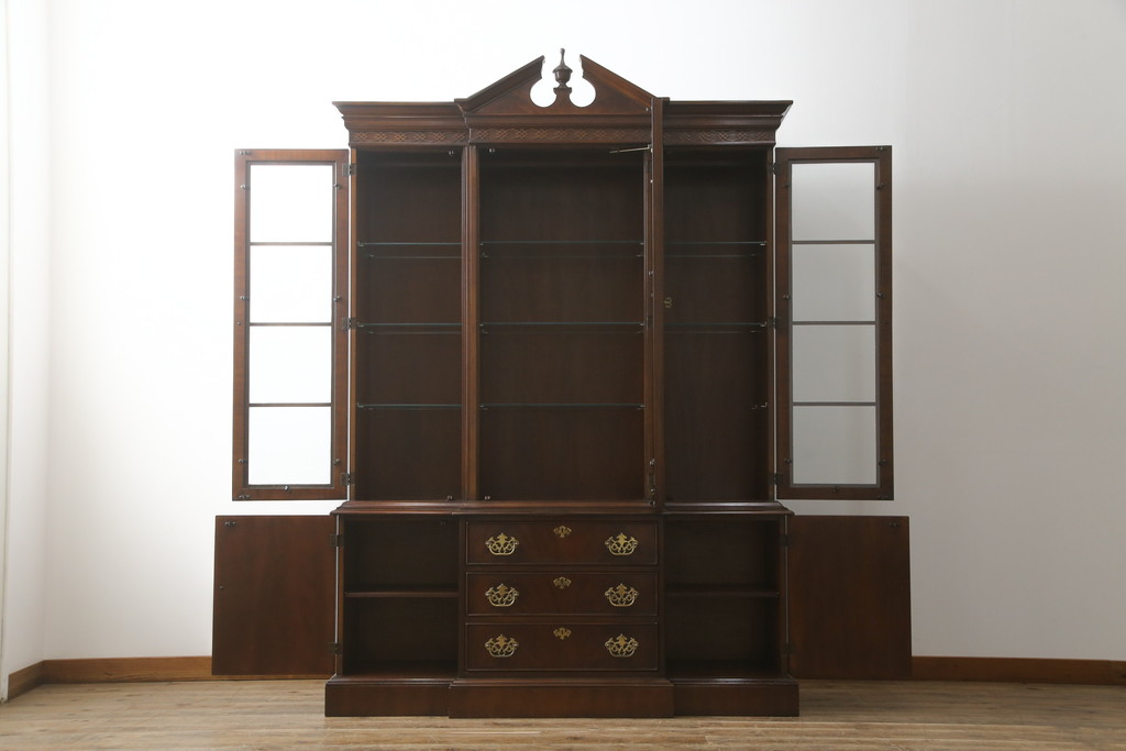中古　美品　DREXEL HERITAGE(ドレクセルヘリテイジ)　高級感漂う上品なデザインのキャビネット(チャイナキャビネット、収納棚、戸棚、飾り棚、陳列棚、食器棚、カップボード)(R-064882)