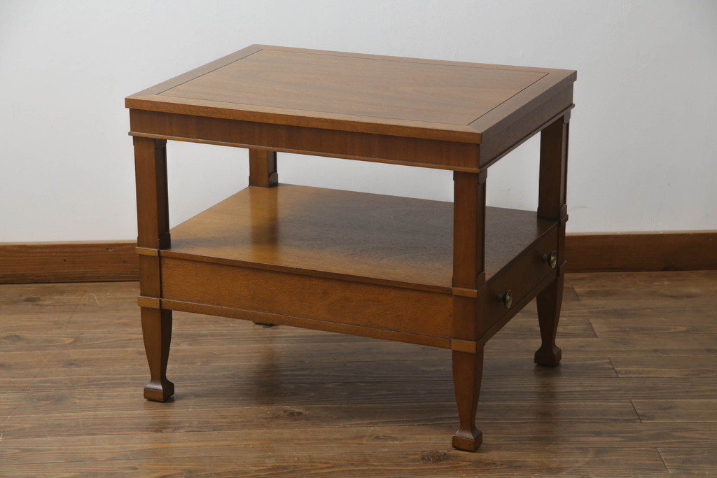 中古　DREXEL HERITAGE(ドレクセルヘリテイジ)　Triune(トライユン)シリーズ　すっきりした佇まいのエンドテーブル(サイドテーブル、ナイトテーブル、飾り台)(定価約21万円)(R-062509)
