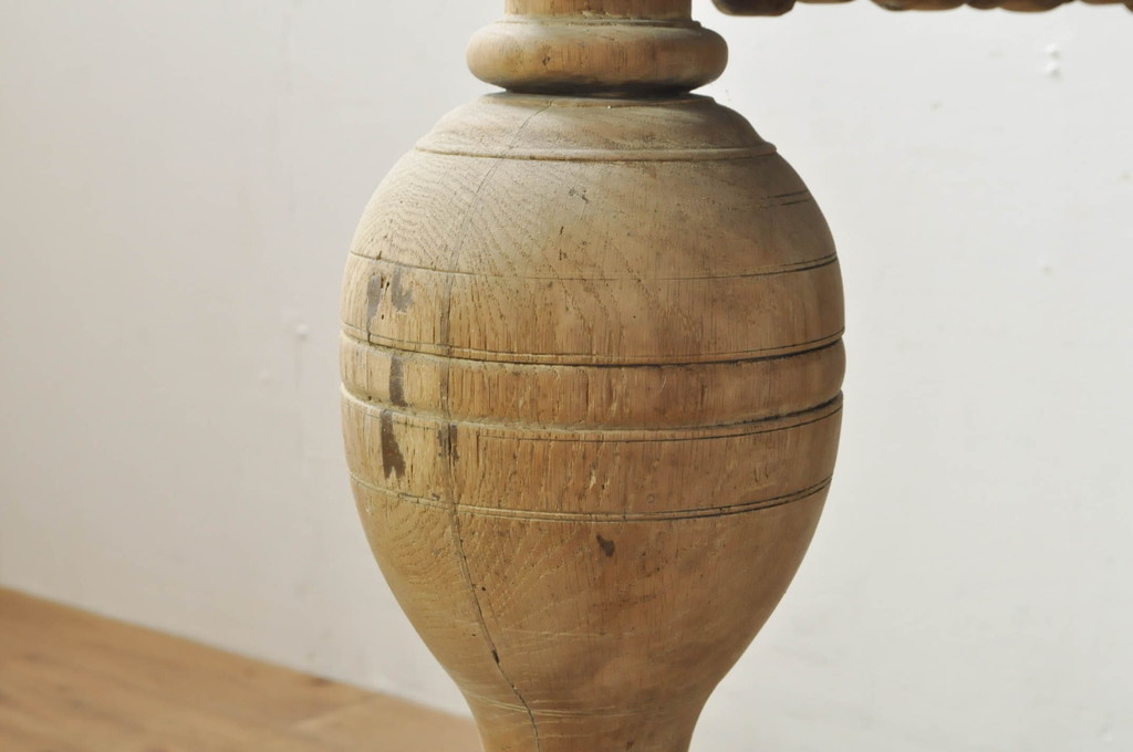 フランスアンティーク　オーク材　重厚なバルボスレッグの引き出し付き展示台(作業台、ワークテーブル、ワークデスク、平机、ダイニングテーブル、食卓、飾り台、花台、陳列台、在宅用、在宅ワーク用)(R-077554)