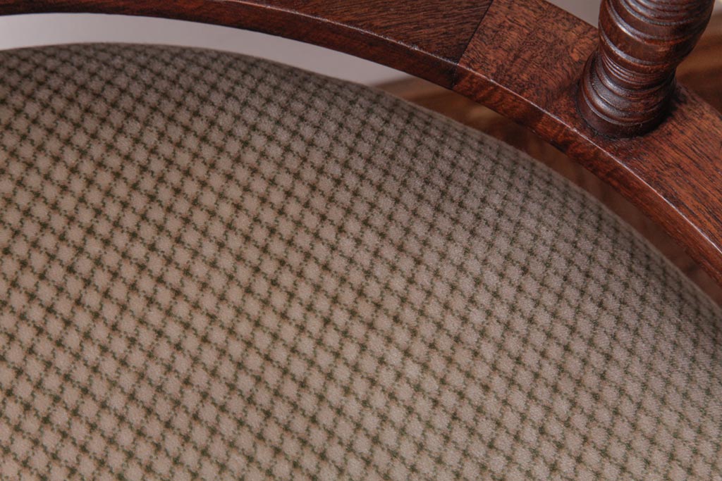アンティーク家具　イギリスアンティーク　マホガニー材　重厚感と貫禄のあるキャスター付きチェア(アームチェア、椅子)