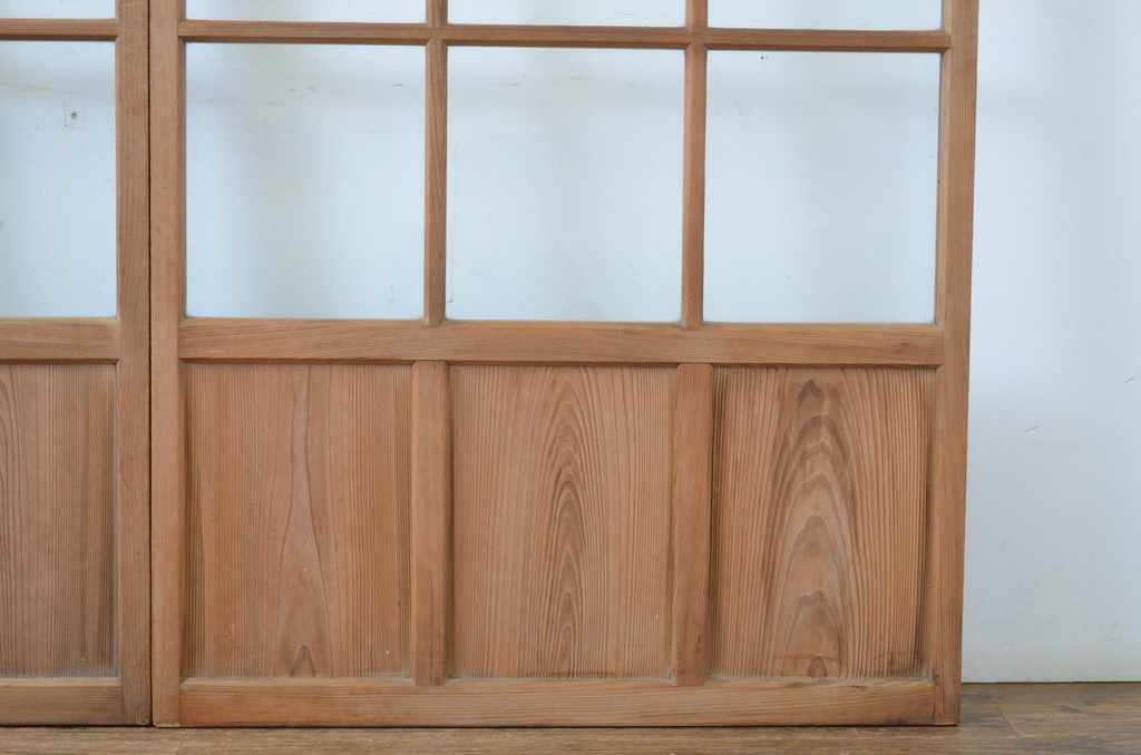 アンティーク建具　経年を感じさせる古い木味が魅力のガラス戸3枚セット(引き戸)(R-064623)