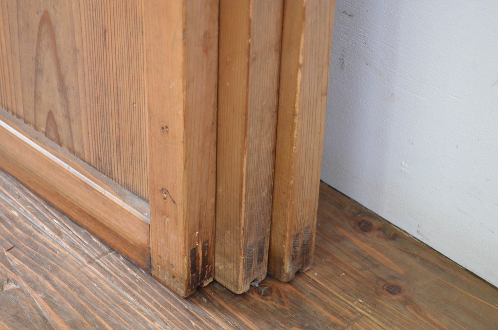 アンティーク建具　経年を感じさせる古い木味が魅力のガラス戸3枚セット(引き戸)(R-064623)
