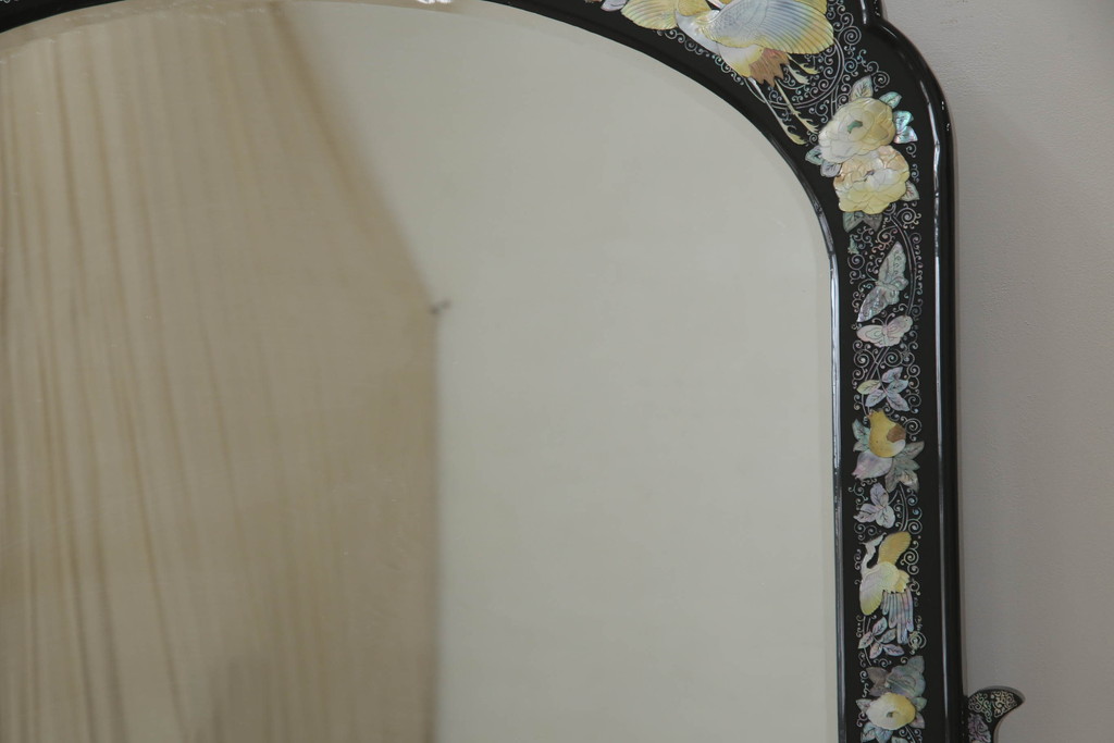 中古　高級品　特大!!　韓国　螺鈿細工　煌びやかで凝った意匠が目を引くドレッサー(鏡台、化粧台、ミラー)(定価約80万円)(R-072574)