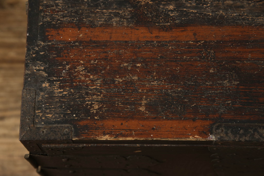 アンティーク家具　明治期　観音開き戸付き　十字金具の重ね箪笥(和箪笥、時代箪笥)(R-040464)