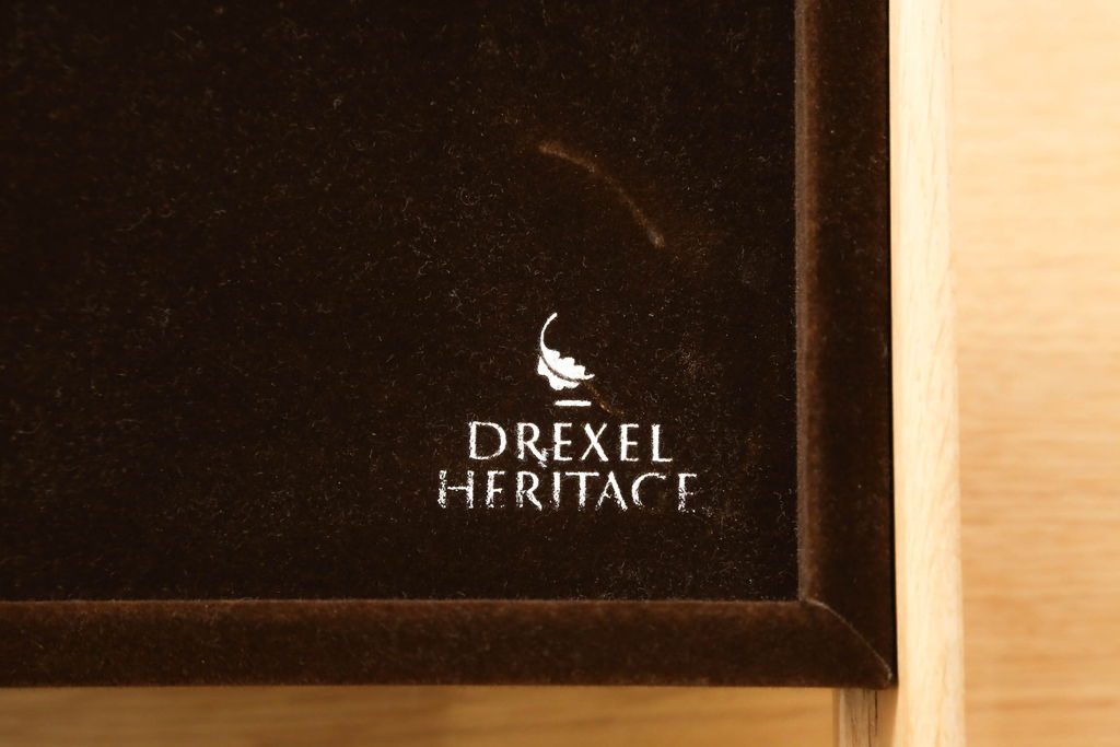 中古　美品　DREXEL HERITAGE(ドレクセルヘリテイジ)　FRANCESCA(フランチェスカ)シリーズ　優美なデザインのサイドチェスト(定価約95万円)(サイドボード、引き出し)(R-057049)