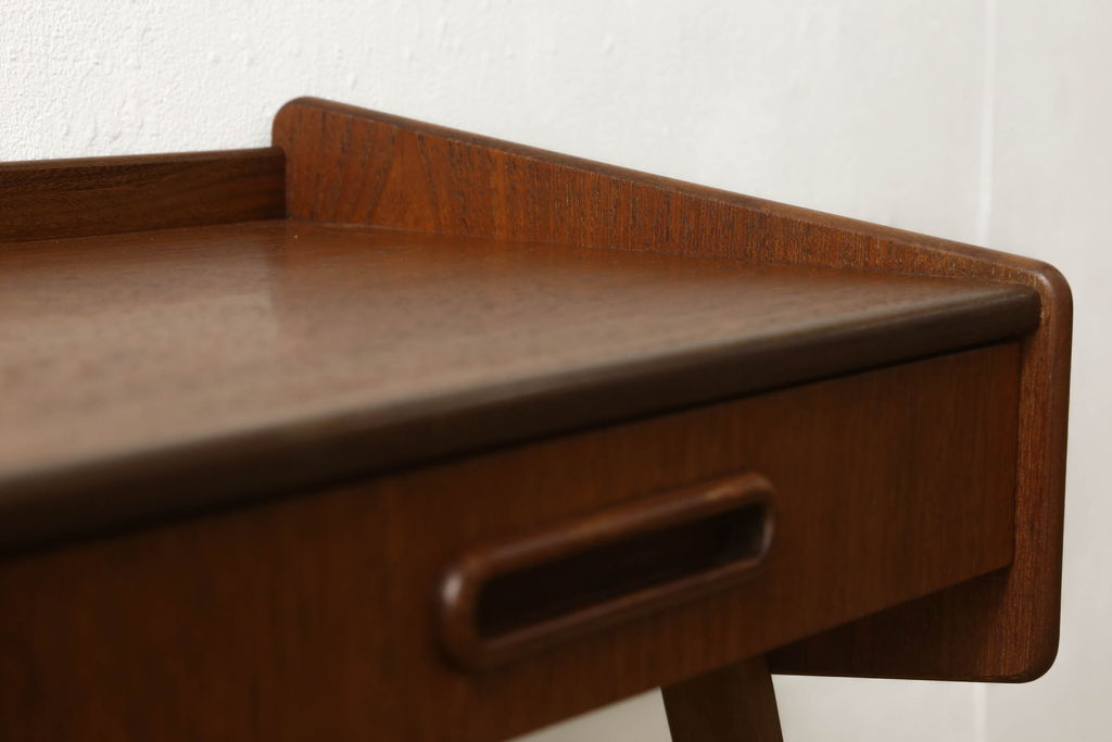 美品　デンマークビンテージ　チーク材　シンプルな中に木の温もりが感じられるサイドキャビネット(サイドテーブル、ヴィンテージ)(R-058806)