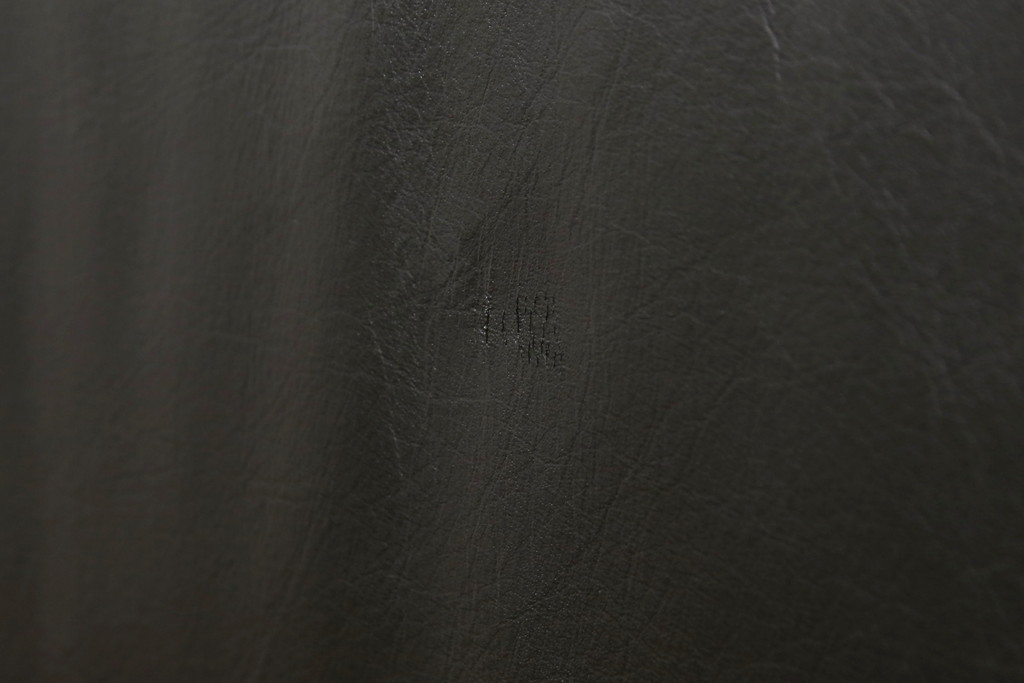 中古　デセデ(de Sede)　本革　ブラック色　高級感溢れる佇まいが美しい1人掛けレザーソファ(定価約60万円)(アームチェア、一人掛けソファ、黒)(R-056153)