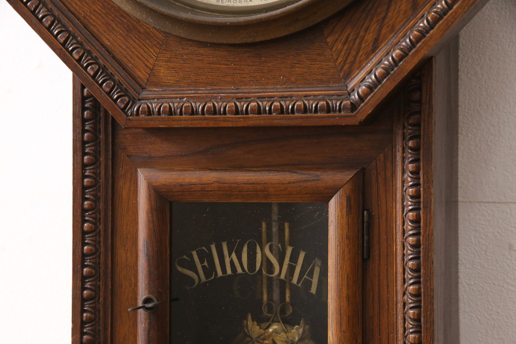 アンティーク時計　大正期〜昭和初期　精工舎(SEIKOSHA、セイコー)　電池式　8DAY　浮き彫りがクラシカルな雰囲気を高める柱時計(壁掛け時計、古時計、八角時計)(R-054985)